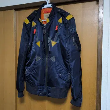 AVIREX CUSTOM PATCHED MA-1