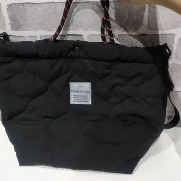 kiu x FREAK'S STORE 프릭스스토어 숄더백 블랙
