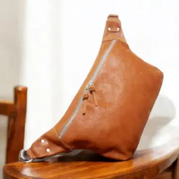 핸드메이드 천연 가죽 바디백 크리머 특대형 라이트 브라운 미사용 새상품