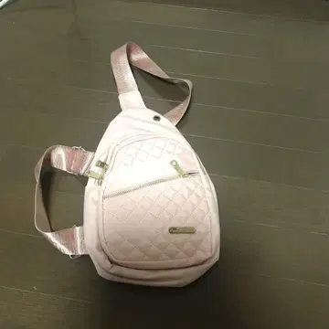 핑크 퀼팅 숄더백
