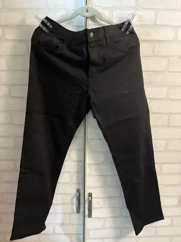 슬림핏 블랙 데님 팬츠