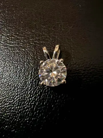 실버 모이사나이트 펜던트