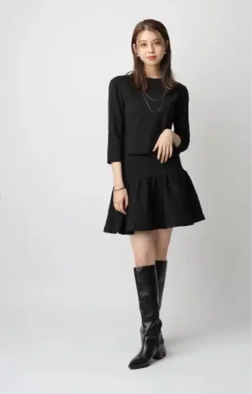 리랜드튜레 스커트 셋업 블랙