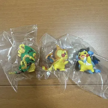 메가 판초를 입은 피카츄 레어 3개 세트