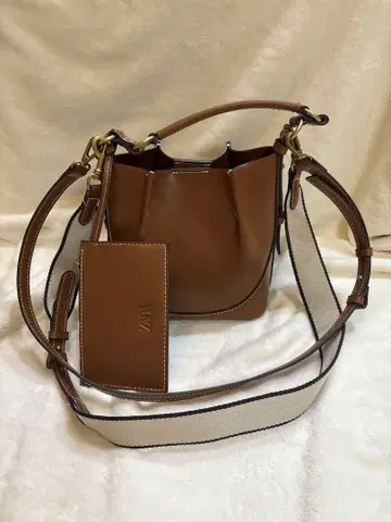 ZARA 탑스티치 버킷백 브라운