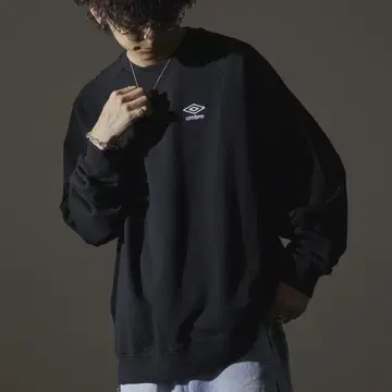 [ UMBRO ] 엄브로 별주 원포인트 로고 자수 속기모 래글런 맨투맨