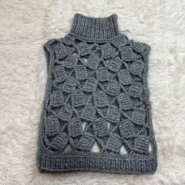 MACPHEE 핸드크로셰 하이넥 베스트 그레이 레이어드 니트
