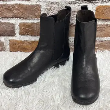 새상품급 SAYA 천연 가죽 숏 사이드 고어 부츠 블랙 24cm