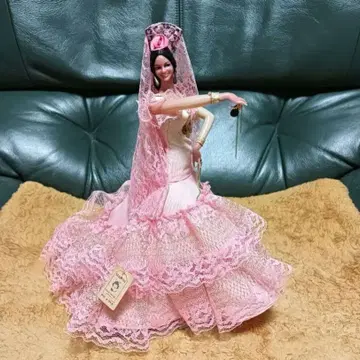 핑크 레이스 드레스 인형