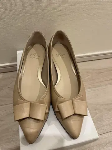 리즈 라피네 포인트 로우힐 펌프스 DIANA Pitti