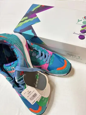 [새상품급] diadora  남성용 스니커즈 블루 계열 25.5cm