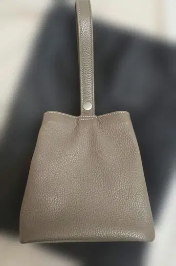 [ 미사용품 ] T.M.Leatherworks 가죽 복조리 백 토프