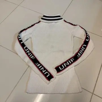 [ UNIF ] 로고 하이넥 니트