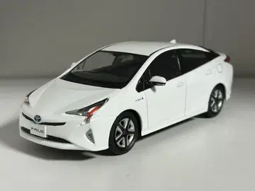 도요타 프리우스 50계 전반기 화이트 컬러 샘플 미니카 1/30