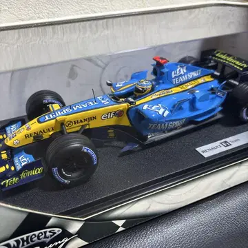 페르난도 알론소 Renault R26 1/18 스케일