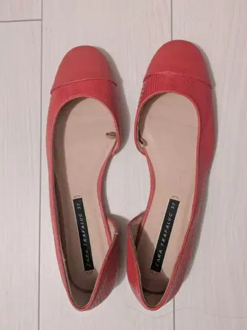 ZARA TRAFALUC 37 빨간색 플랫슈즈
