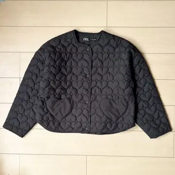 새상품급 24FW 자라 ZARA 하트 퀼팅 자켓 L 블랙 블랙