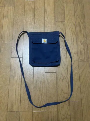 Carhartt 네이비 숄더백