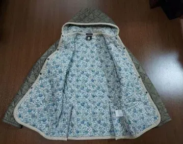 라벤햄 Lavenham 퀼팅 코트 리버티 펠리시테 패턴 S