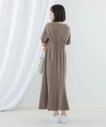 BEAMS(빔즈) 컷 아웃 머메이드 원피스