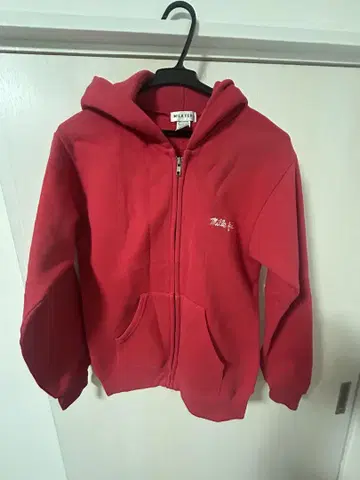 빨간색 후드 부착 집업 후드티