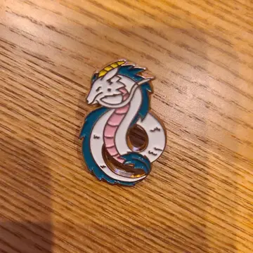 지브리 센과 치히로의 행방불명 하쿠 핀 배지