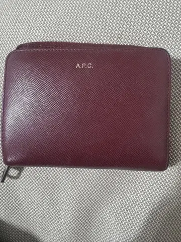 A.P.C. 버건디 이단 접이식 지갑
