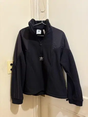 adidas 블랙 플리스 후드티 하프 지퍼