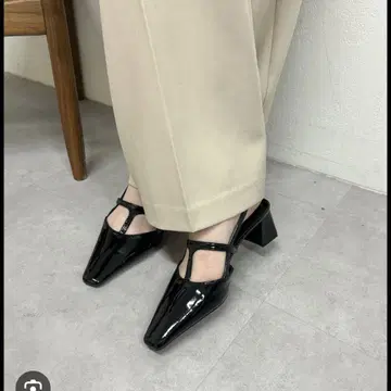 스퀘어토 힐 샌들