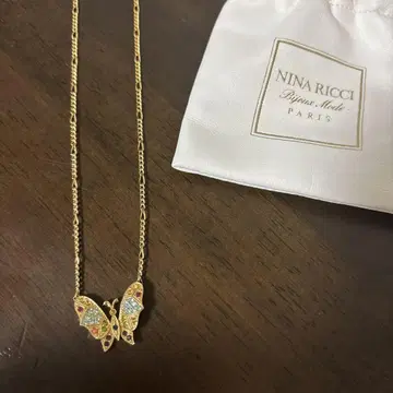 NINA RICCI 나비 모티브 목걸이
