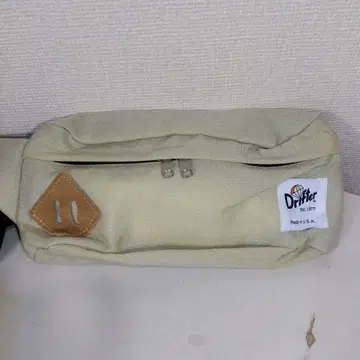 Drifter 베이지 바디백