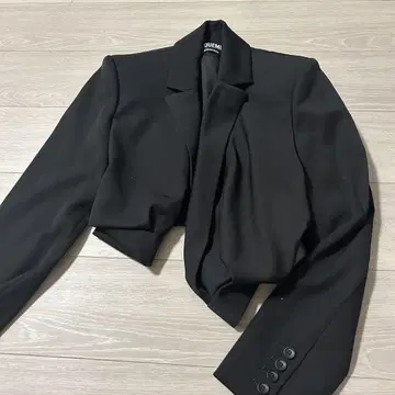 JACQUEMUS 블랙 크롭 자켓 xs