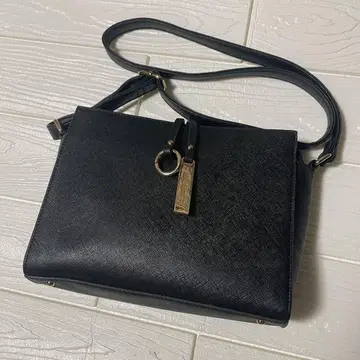 미사용 새상품 모노콤사 로고 플레이트 미니 숄더