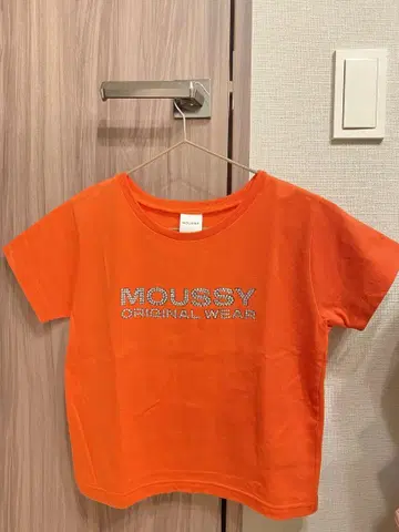 [ MOUSSY ] 오렌지 로고 T셔츠 Y2K