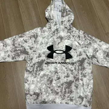 UNDER ARMOUR 타이다이 패턴 후드티
