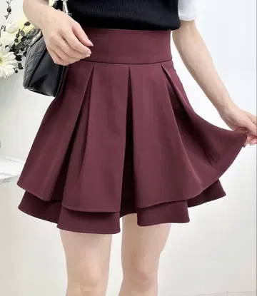 [ 새상품급 ] Back 레이스업 턱 플레어 스커트 / 색상: 보르도