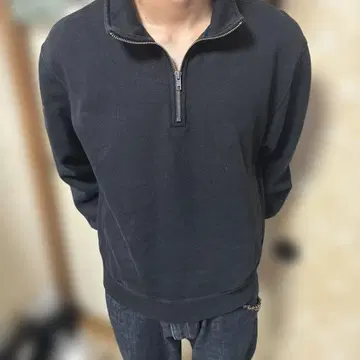 블랙 하프 지퍼 맨투맨