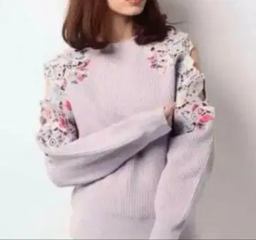 [미사용! 택 포함] 프레이 아이디 자수 어깨 트임 니트 스웨터