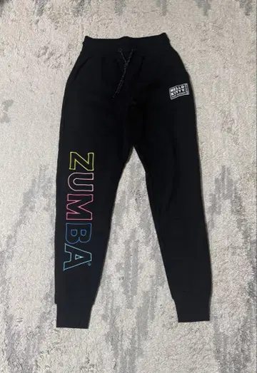 정품 Hello Kitty x Zumba 스웨트 팬츠 XS 블랙