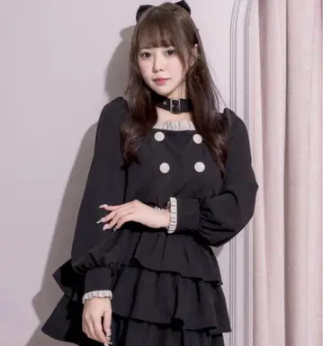 pium 초커 벨트 프릴 상의 티어드 미니 스커트 블랙