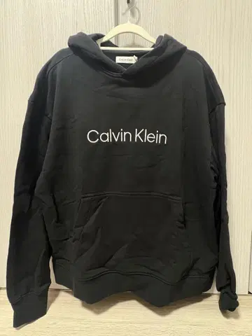 Calvin Klein 블랙 후드 부착 후드티
