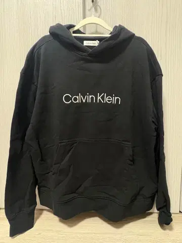 Calvin Klein 블랙 후드 부착 후드티