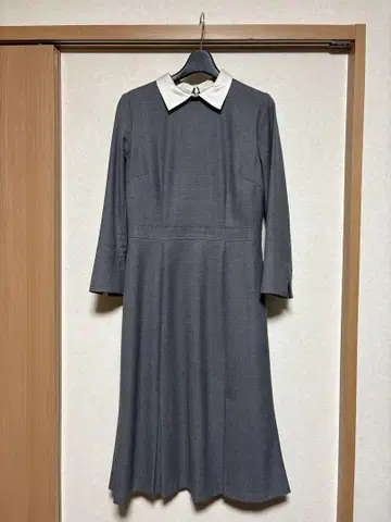 셀포드 카라 부착 원피스 그레이