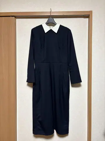 셀포드 카라 부착 원피스 네이비