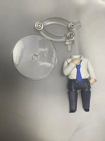 넨도로이도모아 수트 파랑 넥타이