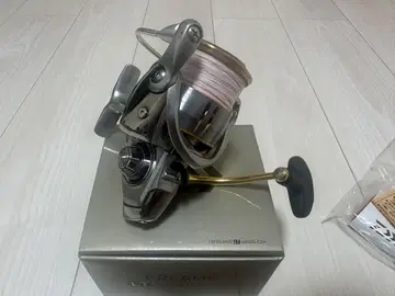 FREAMS LT 4000D-CXH 낚시릴