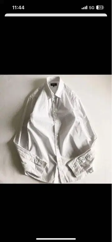 APC 스트라이프 디자인 화이트 긴팔 셔츠