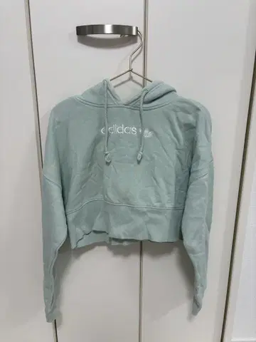 adidas 민트 그린 크롭 후드티 S 사이즈