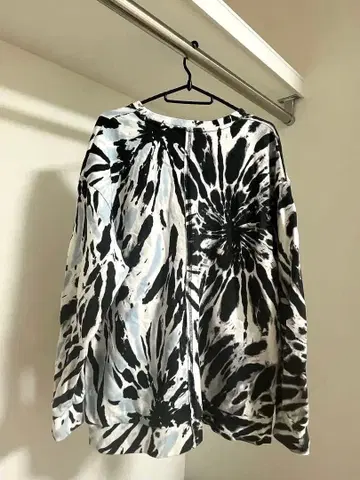 ZARA 타이 다이 디자인 긴팔 트레이닝복 L 사이즈