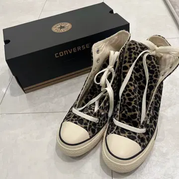 CONVERSE 레오파드 무늬 하이컷 스니커즈